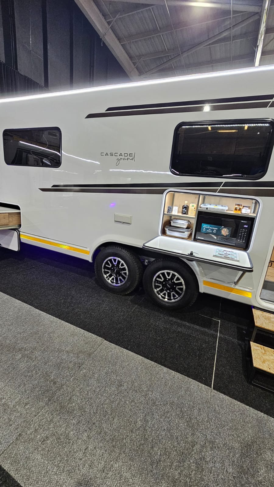 Cascade Grand caravan