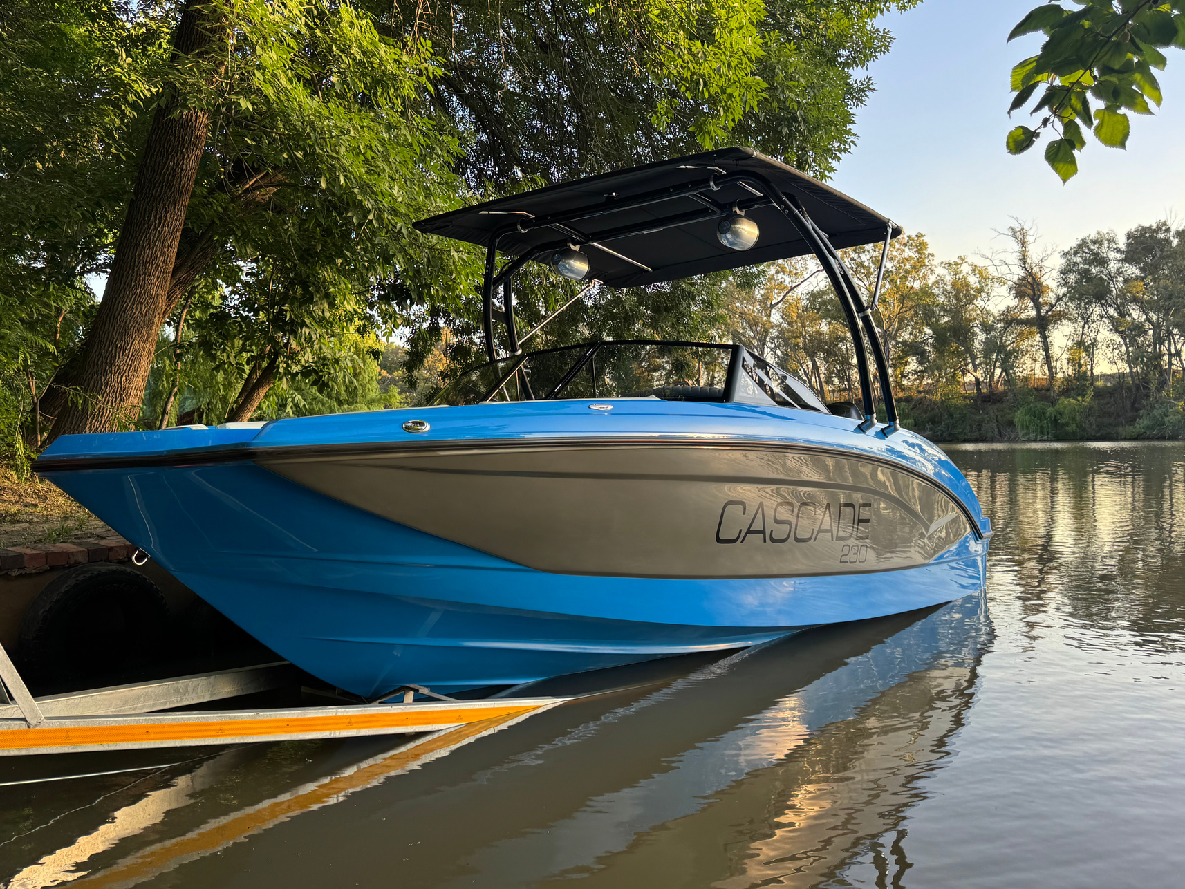 Cascade 230 on the water