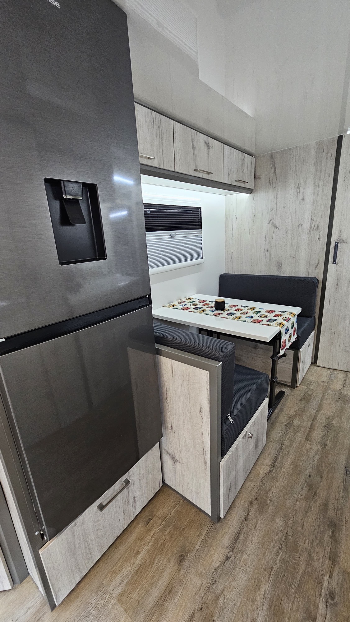 Dinette & Kitchen