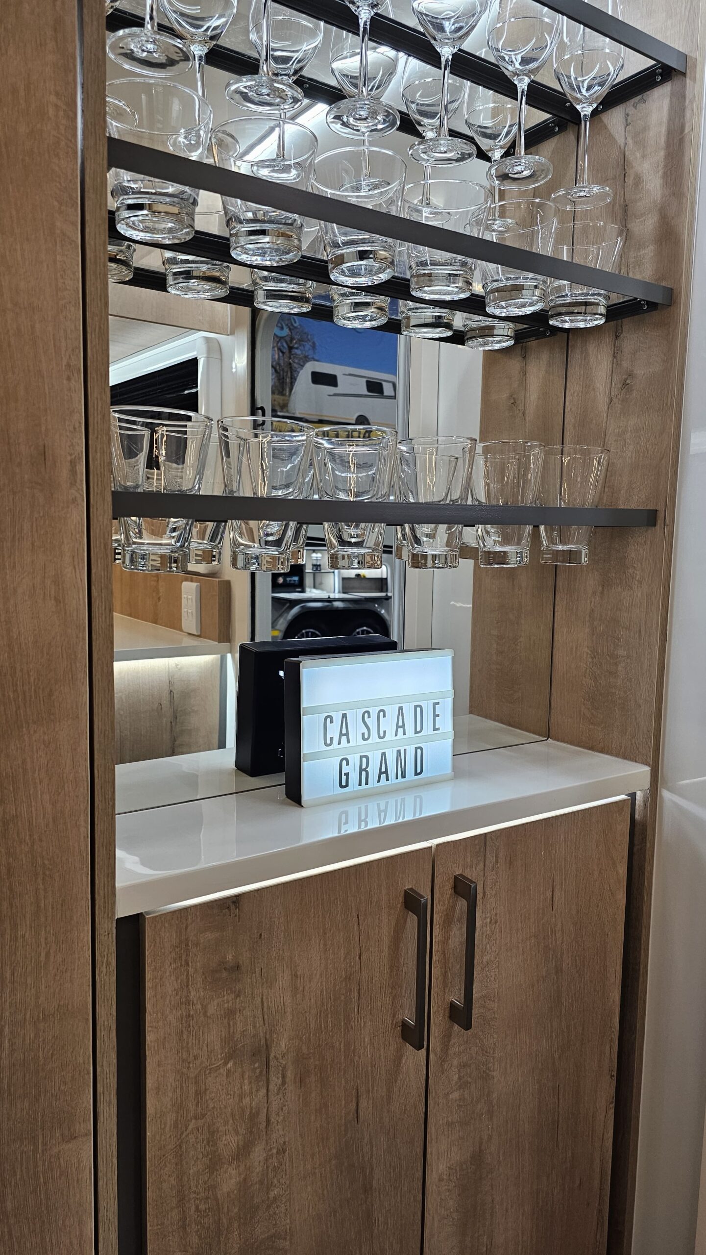 Bar & Glassware